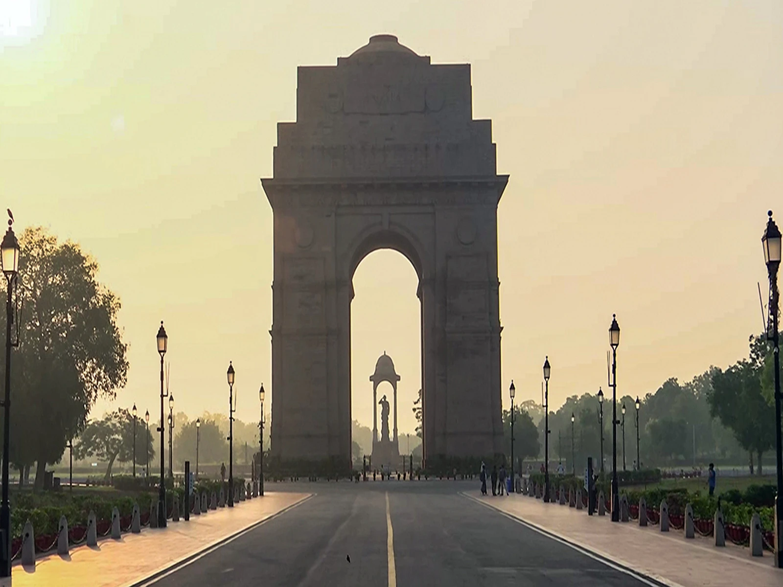 ऑटो शेयरों में गिरावट! क्या अब खरीदारी का सही समय है? जानें पूरी डिटेल
