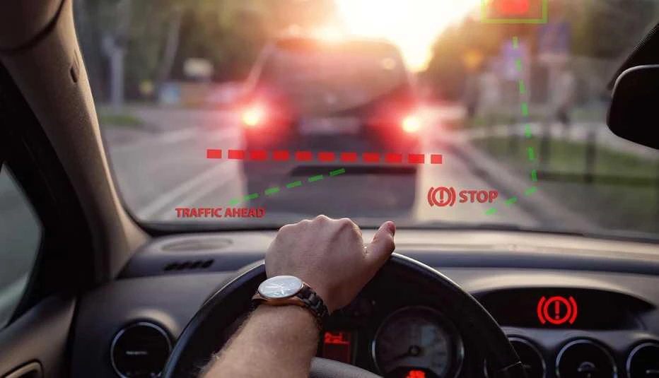 अब हर नई कार में होगा Automatic Emergency Braking, सरकार का बड़ा फैसला