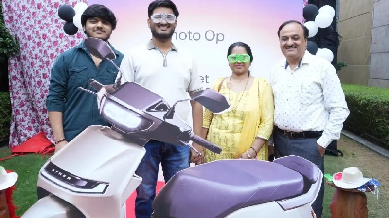 Ather Konark धमाका: दिल्ली में 500 स्कूटरों की डिलीवरी, ₹80,000 से शुरू!