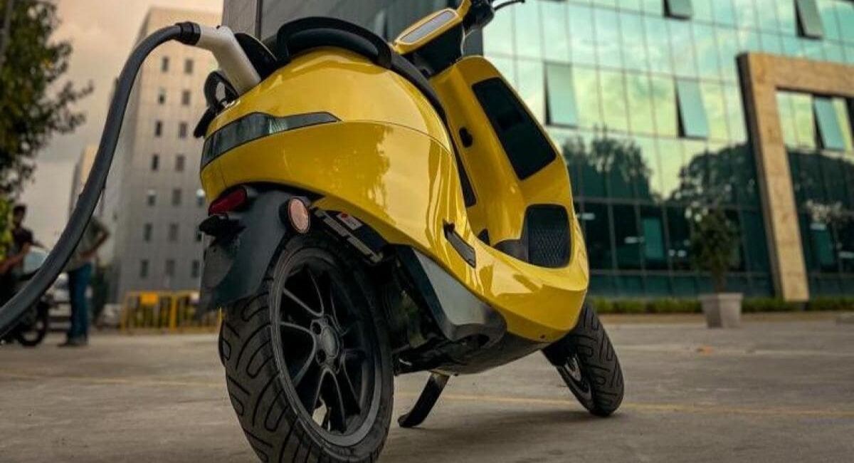 Ola Electric ने 8 महीने मे बेच दिये सबसे ज्यादा इलेक्ट्रिक स्कूटर, Hero और TVS की उड़ी नींदे