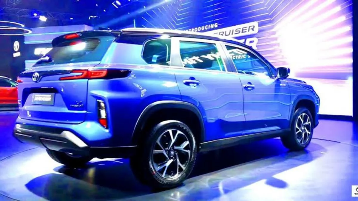 Toyota Urban Cruiser Hyryder ने करी सभी कंपनियों की बोलती बंद, अब तो Creta भी टेक रही है इसके सामने घुटने