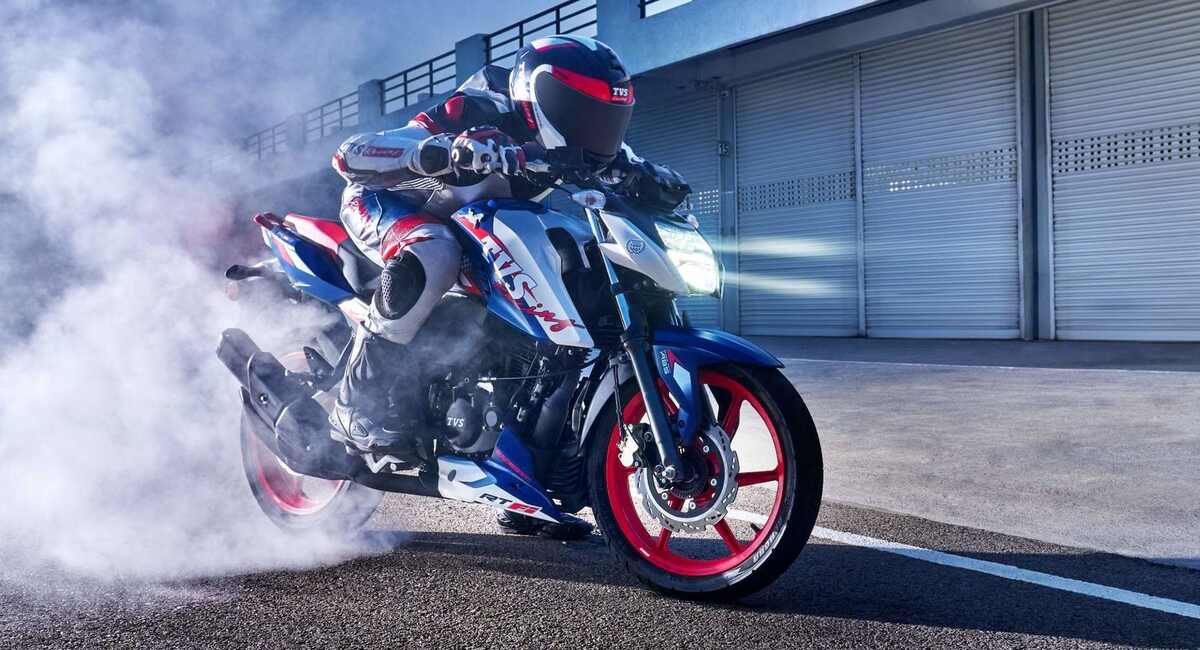 TVS Apache 165 RP महज़ 17 हजार के डाउन-पेमेंट पर खरीदे, आकर्षक डिजाइन के साथ देगी 50 किमी का माइलेज