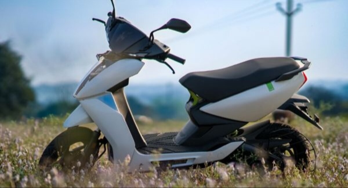 Ola S1 Pro को टक्कर देता है Ather का यह धांसू स्कूटर, कीमत भी दोनों की काफी कम
