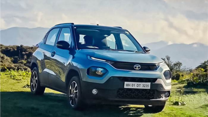 गरीबों के लिए यह हो सकता हैं अच्छा मौका आधी से भी कम कीमत पर मिल रही TATA PUNCH!