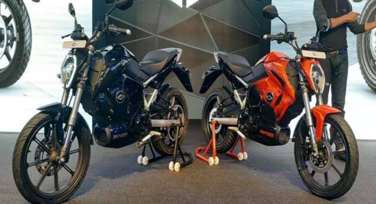 150KM की रेंज वाली सबसे गजब बाइक Revolt RV 400 पर आया ऑफर, ₹4000 की EMI पर शोरूम पहुँचा
