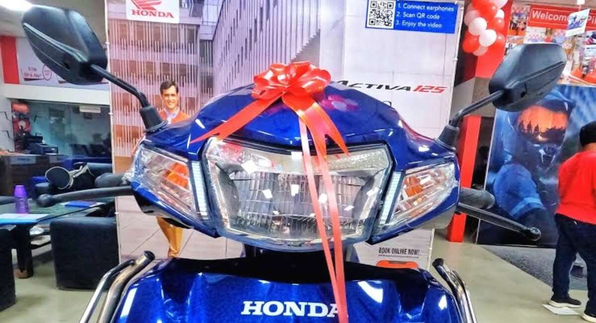Activa 6G H Smart ने TVS Jupiter को दी कड़ी टक्कर, देखे माइलेज, फिचर्स, कीमत मे कौन बेहतर