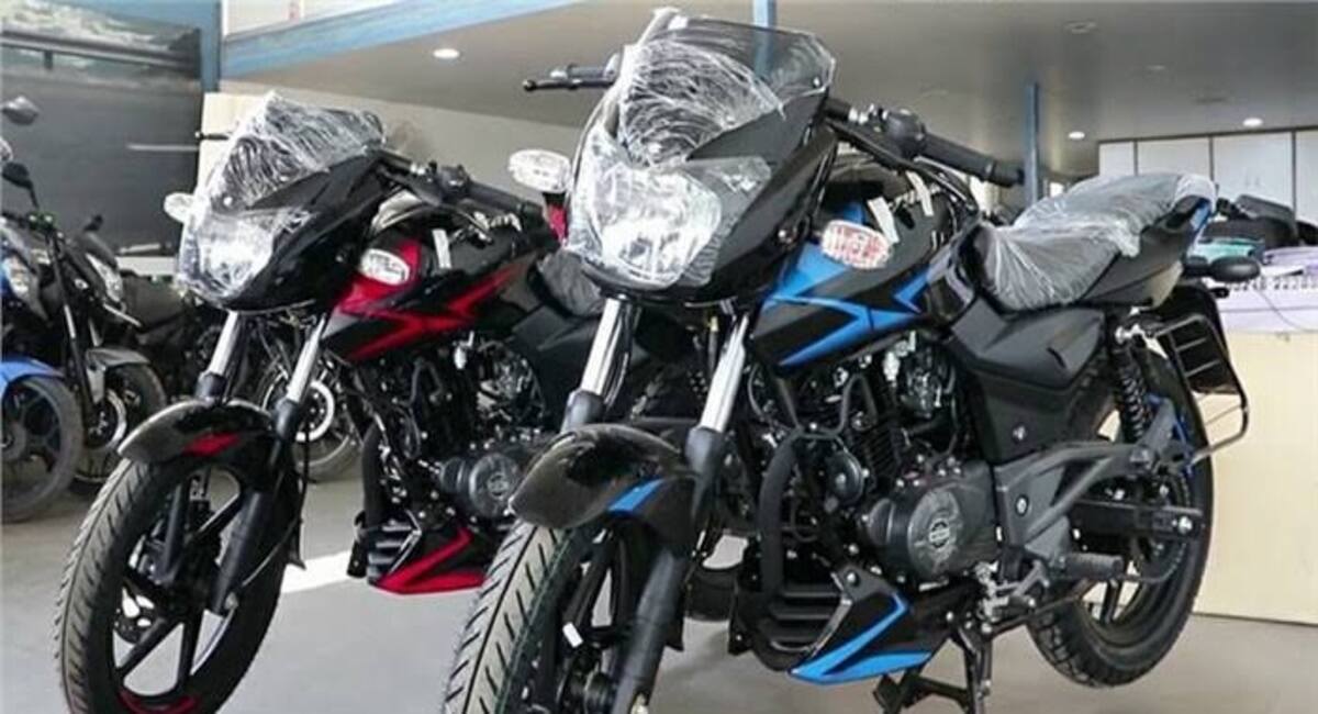 सस्ती Platina को पीछे छोड़ Bajaj की यह बाइक मचा रही धमाल, 30 दिन मे हासिल की 1.15 लाख बिक्री