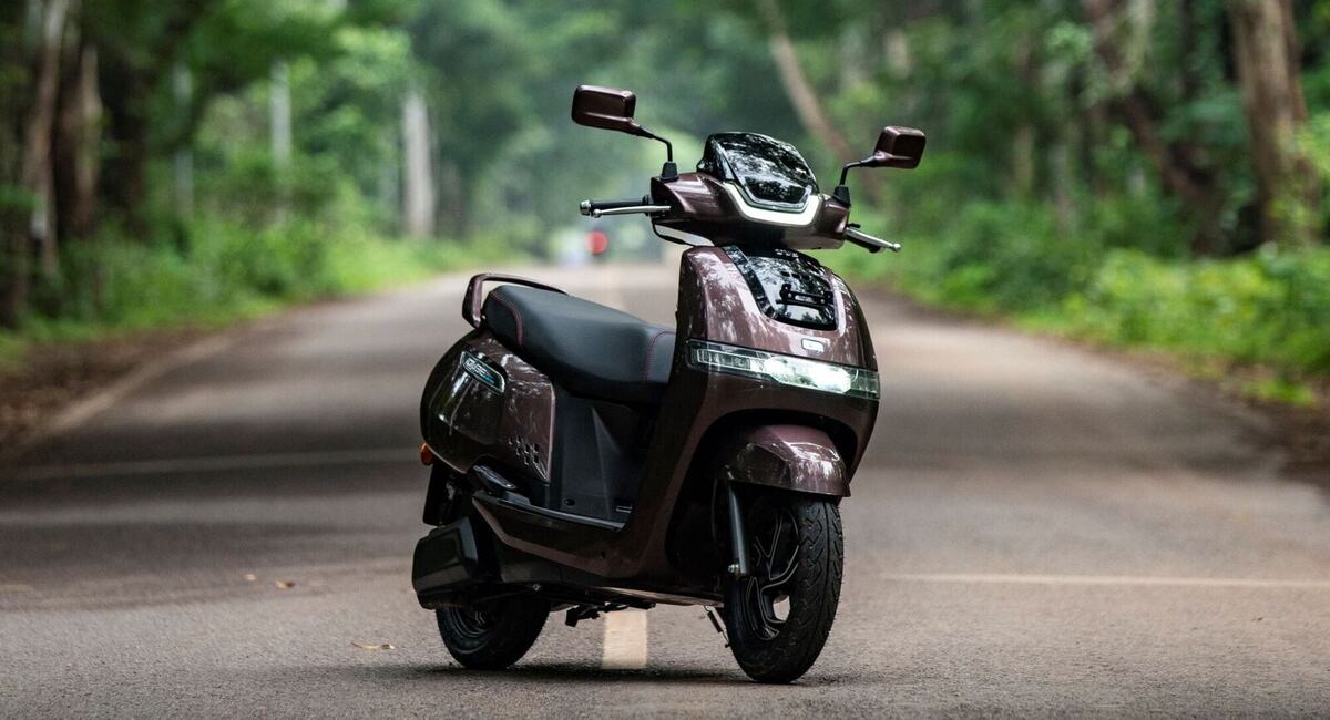 Ola Electric के छक्के छुड़ाने वाला TVS Iqube Electric, अब महज ₹17000 के डाउन पेमेंट पर ले जाए घर