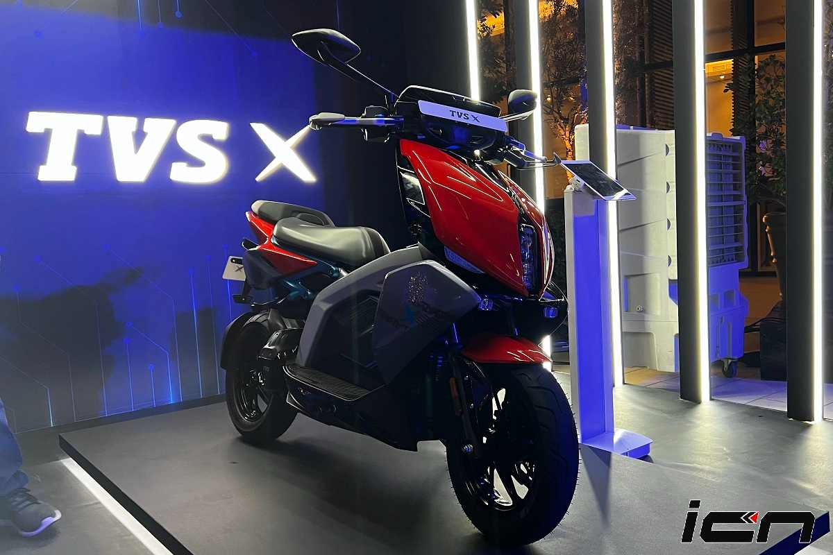 Ola का नामो निशान मिटाने आ गया TVS का नया इलेक्ट्रिक स्कूटर जानिए क्या हैं कीमत