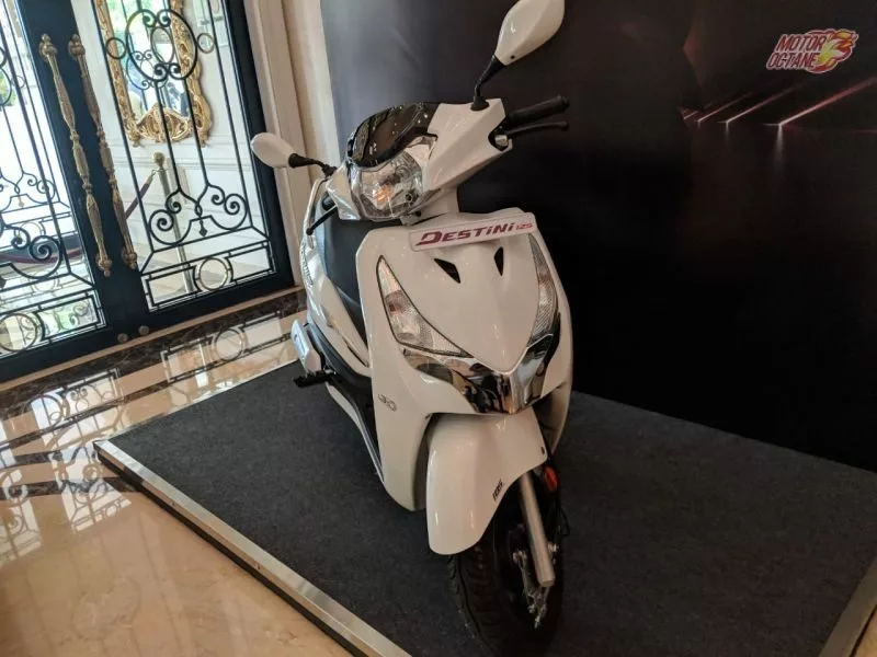 बजट में एक दम फीट, मार्केट में Ola को पछाड़ने लॉन्च हुआ Hero का नया इलेक्ट्रिक स्कूटर