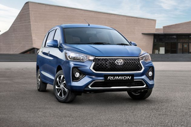 MARUTI का खात्मा करने मार्केट में आई Toyota की दमदार 7 सीटर कार कीमत देख नही होगा विश्वास